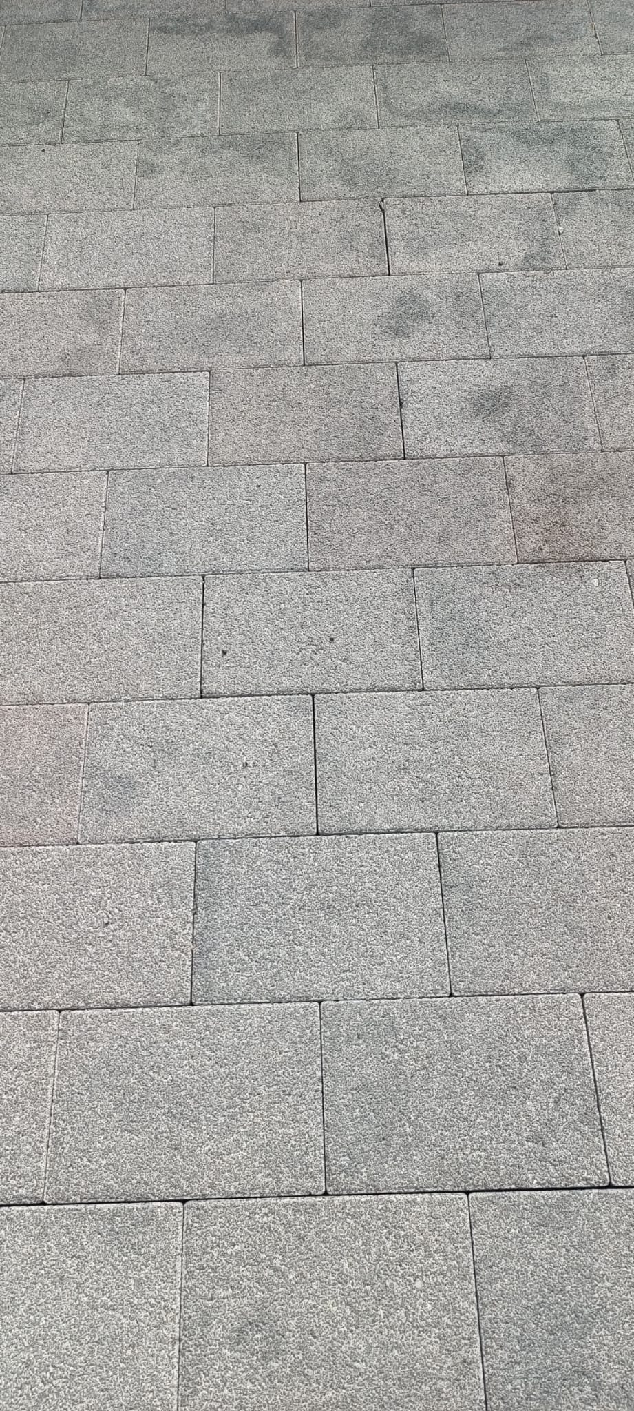 Waterdoorlatende betonklinkers